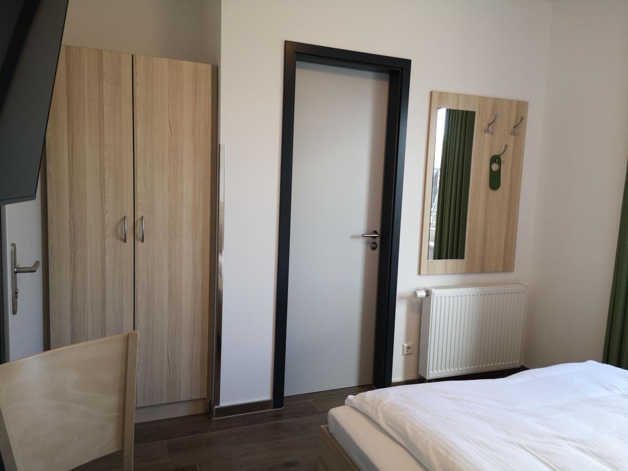 Lokschuppen Pasewalk- Gaestehaus Lokschuppen Экстерьер фото